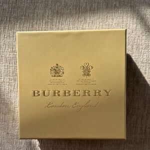 Burberry Luxurious Gold Giftbox